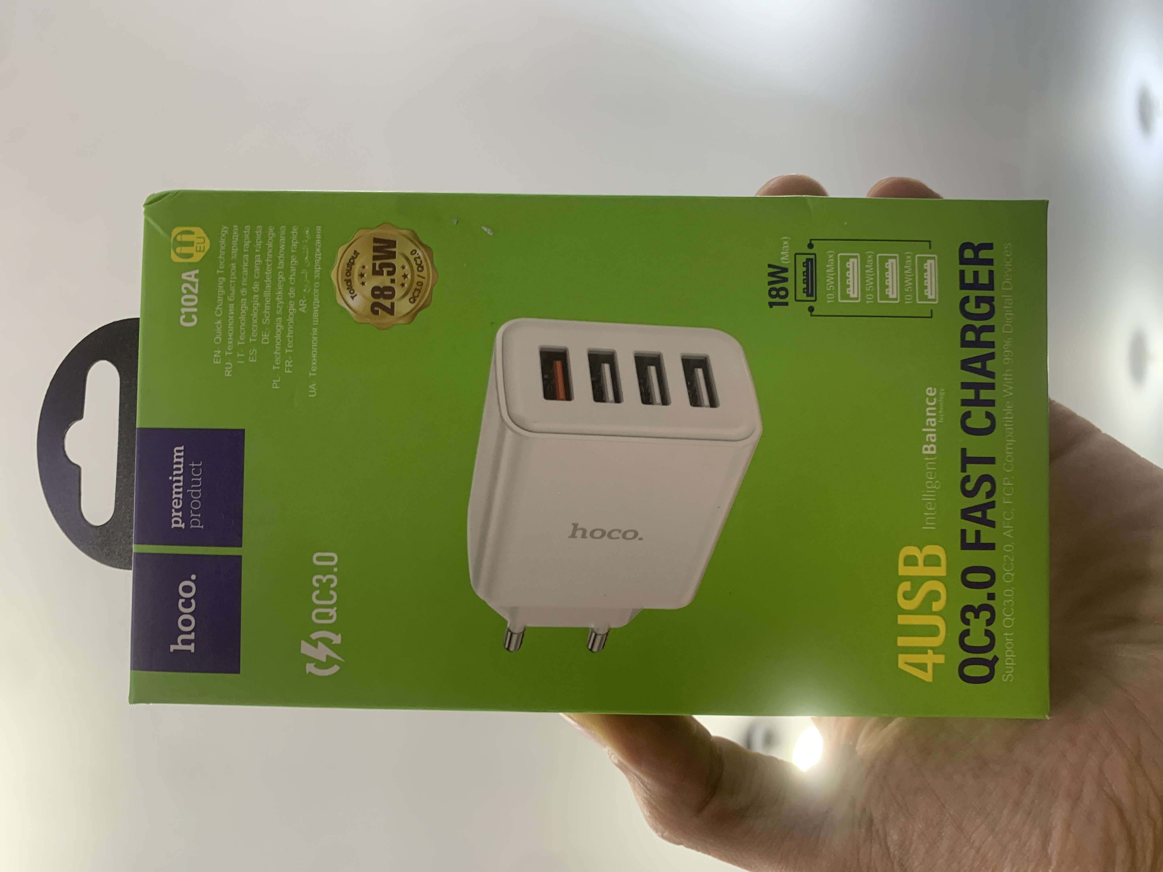 hoco. QC3.0 FAST CHARGER